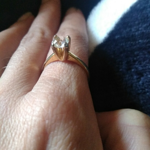 Gorgeous ring - Picture 4 of 4